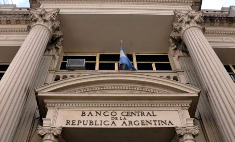 El Banco Central subió las tasas de corto plazo en busca de contener los dólares financieros
