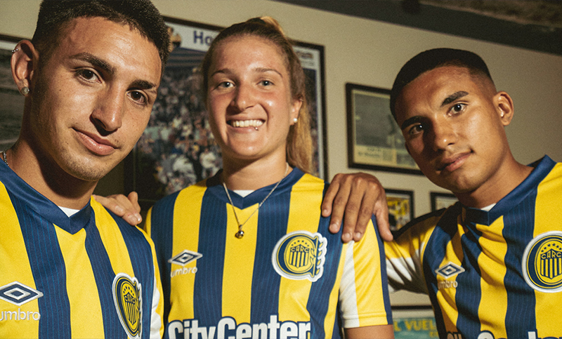 Umbro presentó la nueva camiseta de Rosario Central