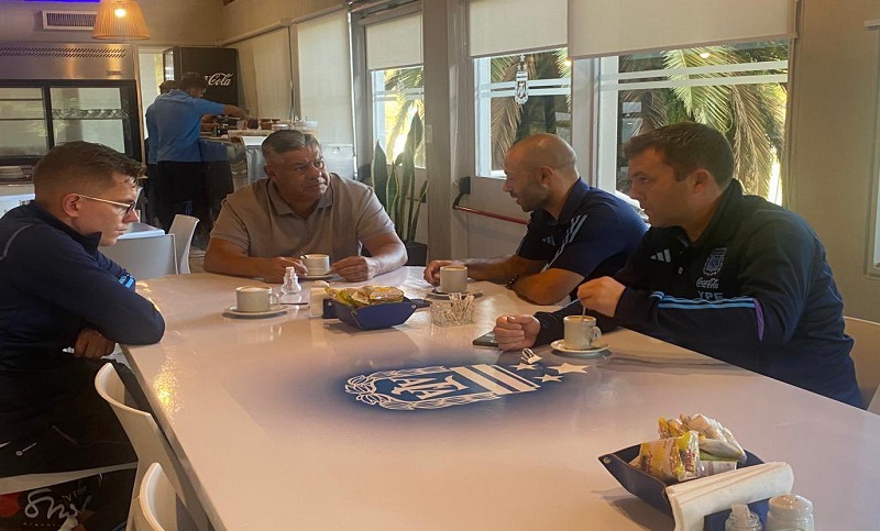 El Chiqui Tapia se reunió con Mascherano en el predio de AFA en Ezeiza