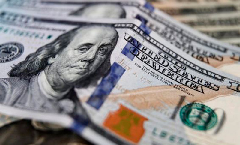 Suba imparable del dólar blue, que cerró con otro récord a $375