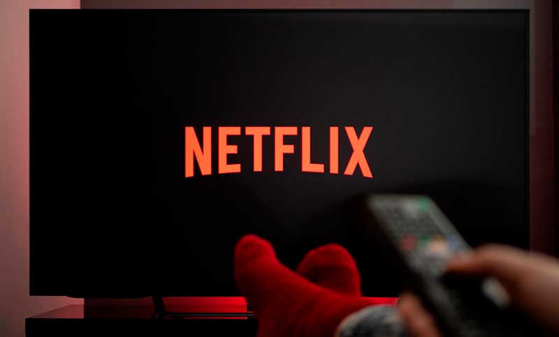 Una denuncia del gobierno bonaerense obligó a Netflix a cambiar condiciones de contratación en el país