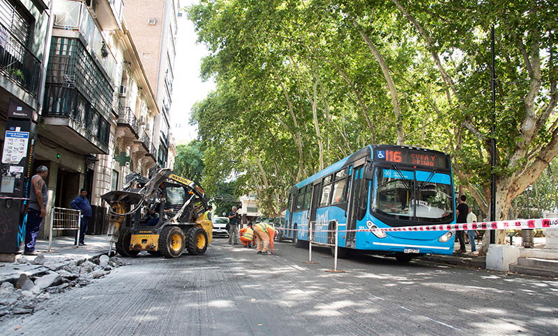 Intensifican las obras en paradas del transporte urbano en Rosario