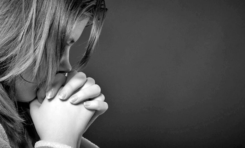 Chicas adolescentes de Estados Unidos experimentan niveles récord de tristeza y violencia