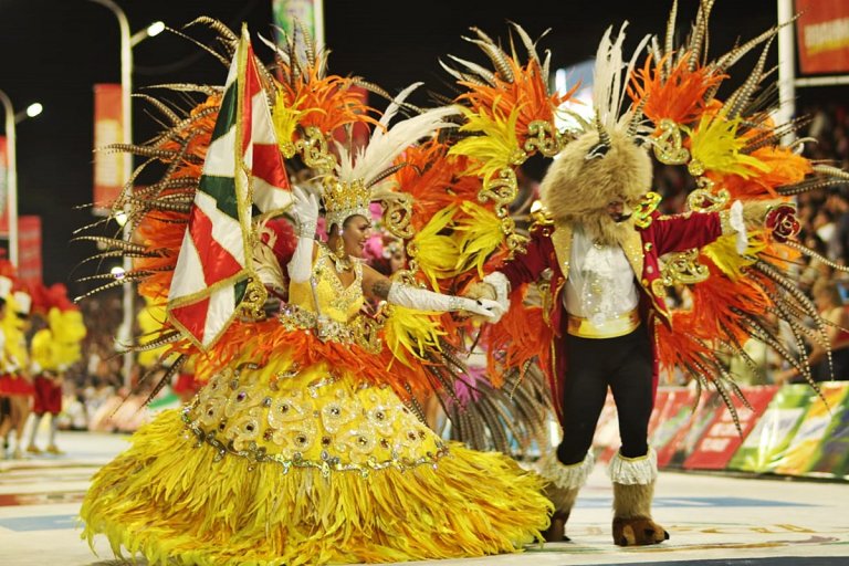 El carnaval entrerriano se impone y convoca a miles de visitantes cada fin de semana