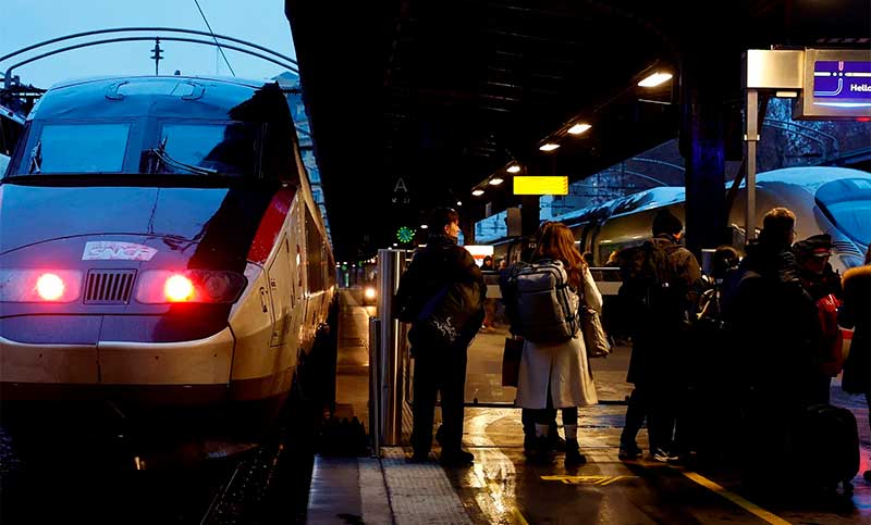 Francia: trabajadores ferroviarios anunciaron un paro en rechazo de la reforma jubilatoria