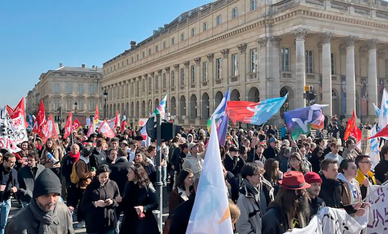 Los franceses marcharon por quinta vez para rechazar la reforma jubilatoria propuesta por Macron