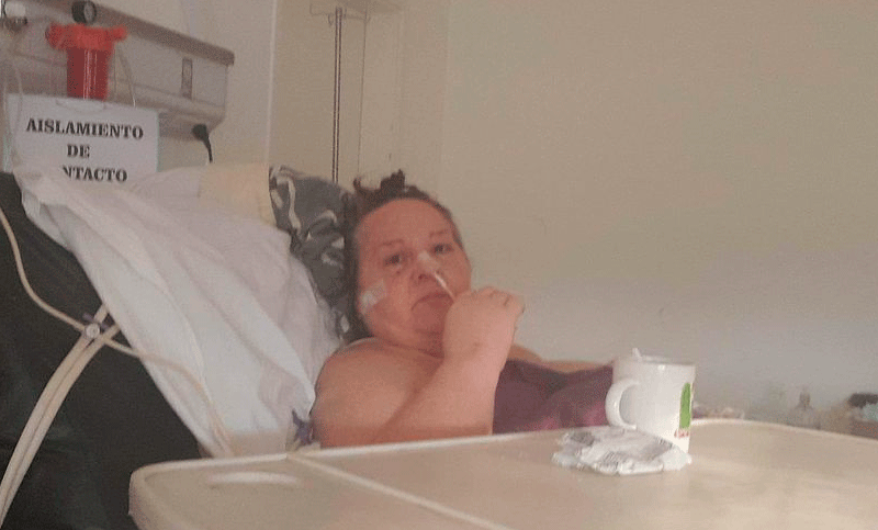 Piden ayuda para rehabilitación de Susana, de 60 años, que sufre de una enfermedad infecciosa rara