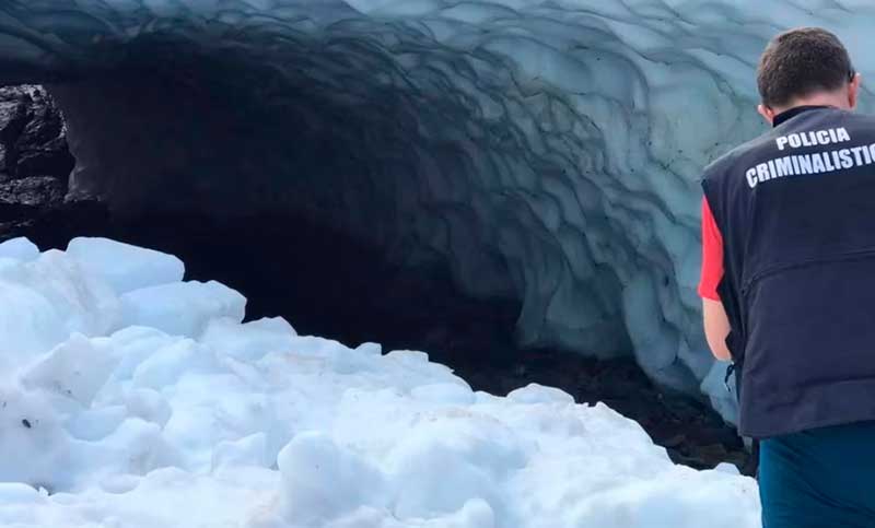 Derrumbe de hielo y piedras: murió un turista en las cuevas cercanas al cerro Hielo Azul