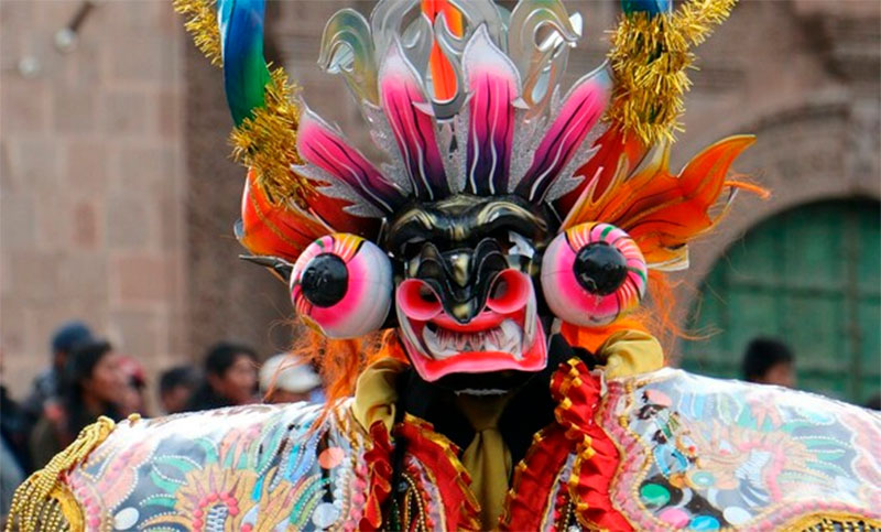 Con muestras y talleres, el museo Julio Marc celebra el carnaval al tono de “la diablada” boliviana