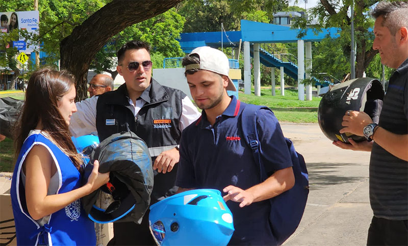 La Municipalidad realizó una nueva jornada de capacitación a motociclistas y entregó 90 cascos