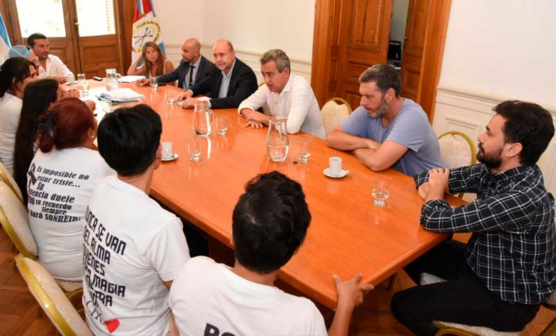 Perotti y Javkin recibieron a familiares y víctimas de la inseguridad