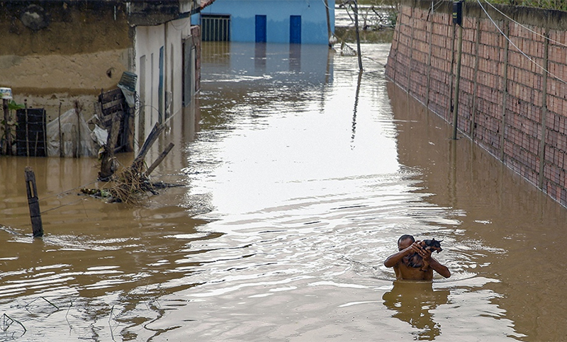 El temporal en el sureste de Brasil se cobró ya 64 vidas