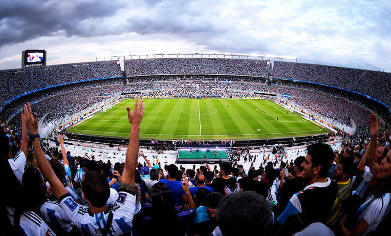 El Monumental es una fiesta celeste y blanca