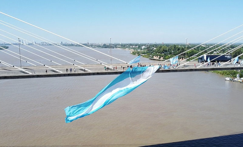 “Banderazo” en el puente Rosario-Victoria por “la soberanía del río y de los recursos”