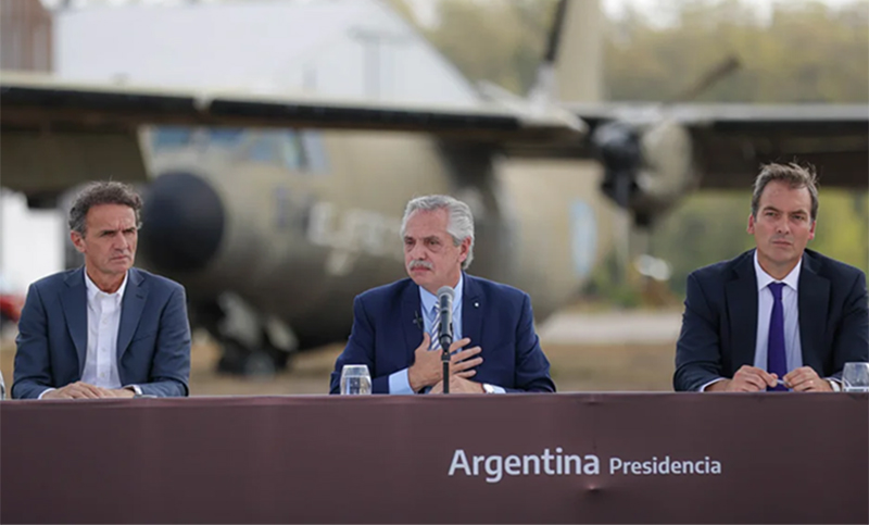 Fernández cuestionó a Macri, que volvió a hablar del «curro de los derechos humanos»