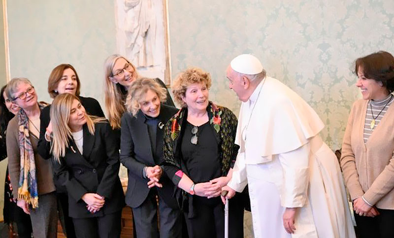 Francisco agradece a las mujeres «su esfuerzo para construir una sociedad más humana»