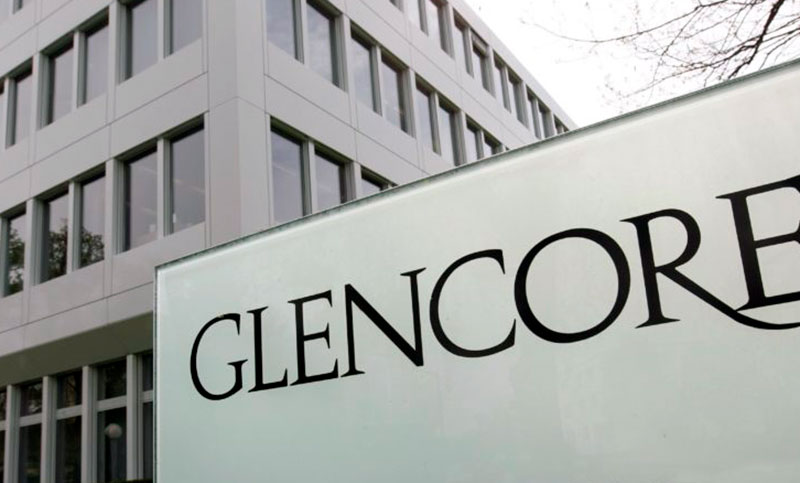 Condenaron a la empresa Glencore a pagar 700 millones de dólares por sobornos en varios países