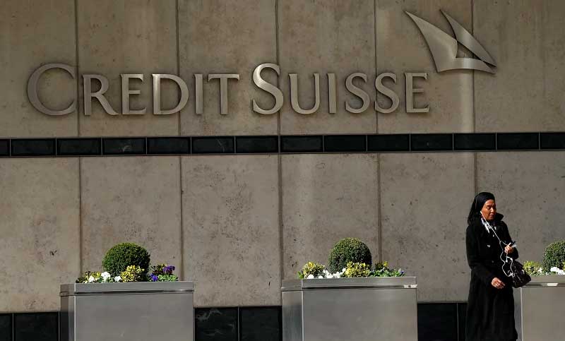 Tras derrumbe accionario, Suiza anuncia salvataje al Credit Suisse si es necesario