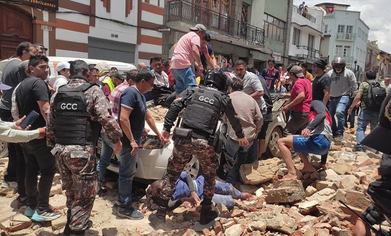 Se reportan al menos 15 muertos tras un terremoto que sacudió a Ecuador y a Perú