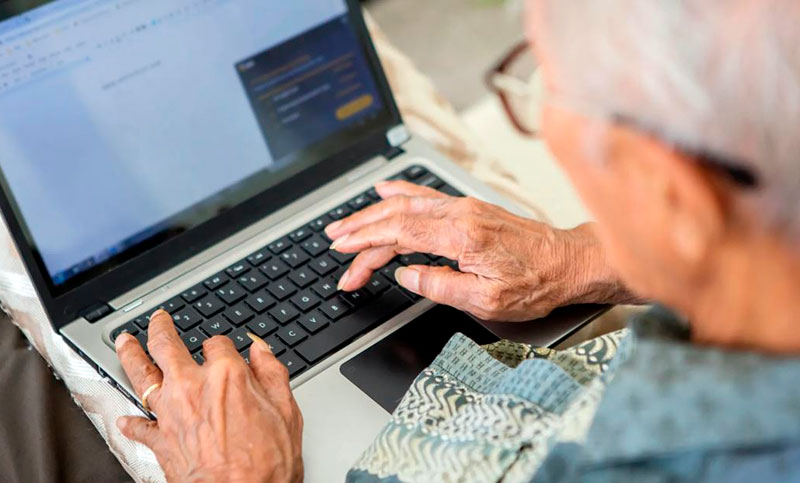 Banco Nación ofrece financiación a jubilados para acceder a computadoras