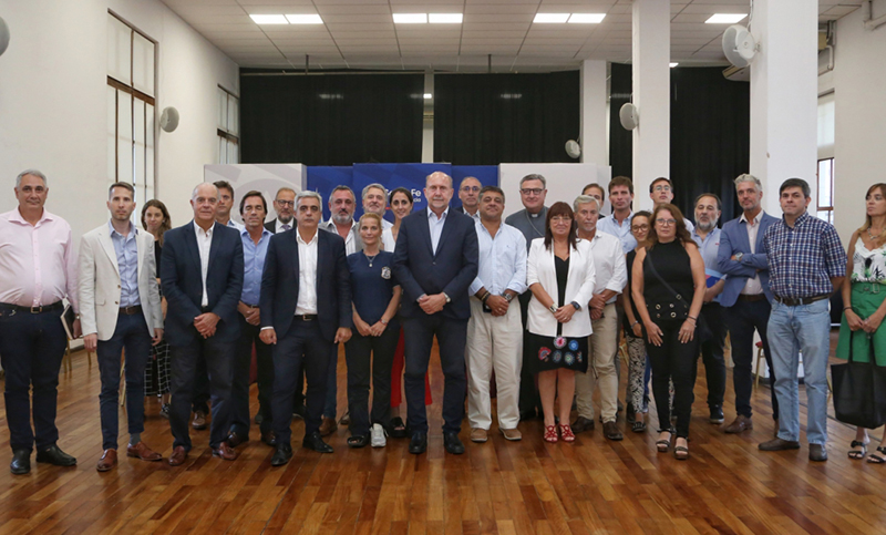 El gobernador de la provincia de Santa Fe se reunió con la Multisectorial por la Paz en Rosario