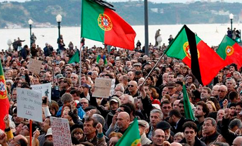 Miles protestan en Portugal para pedir aumentos salariales y medidas para paliar la inflación