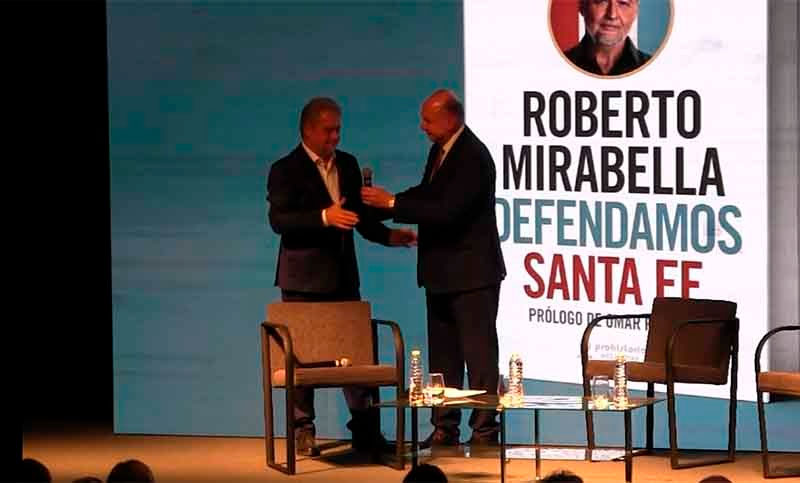 Roberto Mirabella presentó su libro “Defendamos Santa Fe” y evitó hablar de candidatura