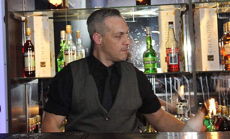 De barman a bartender: estudio, práctica y salida laboral