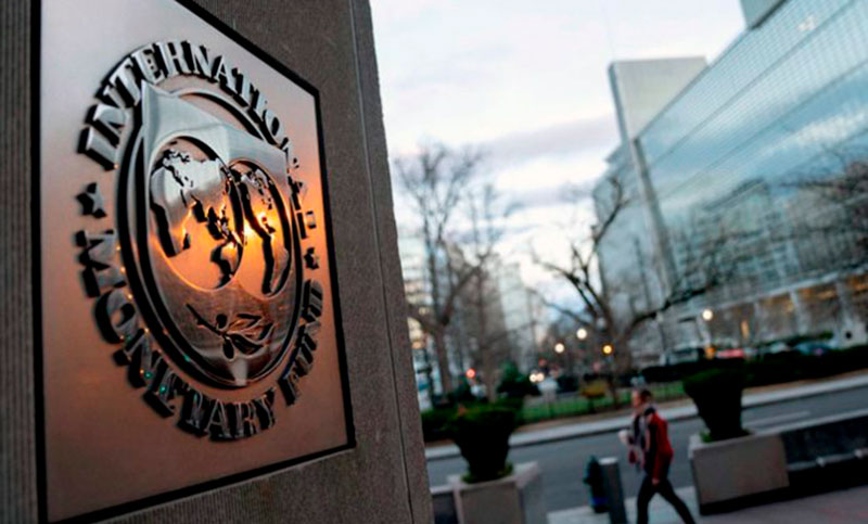 Las modificaciones en el acuerdo con el FMI y la disminución del salario real