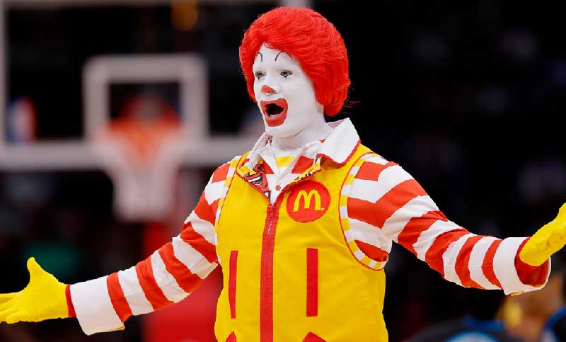 McDonald’s cierra temporalmente sus oficinas en Estados Unidos y prepara recortes de personal