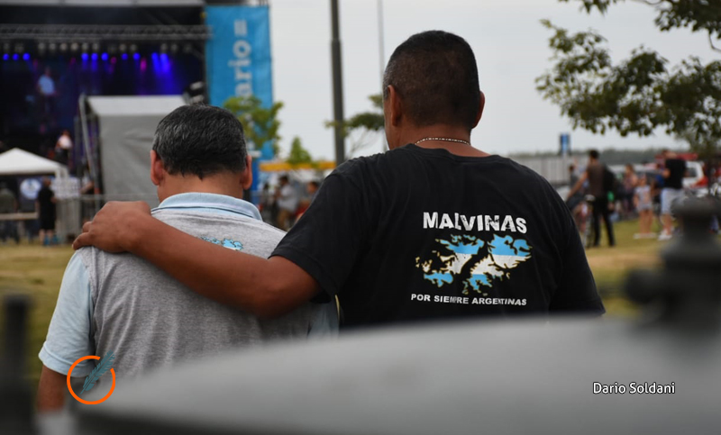 Una nueva vigilia por Malvinas a 41 años de la guerra se realizó en Rosario
