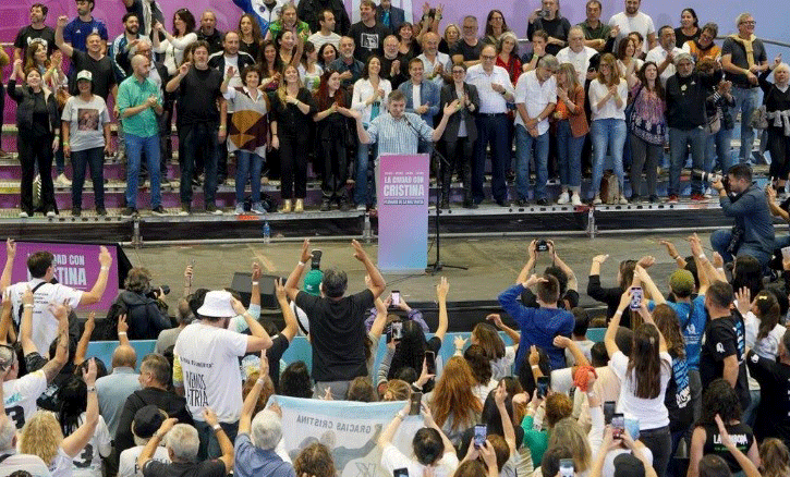 Máximo Kirchner llamó a terminar con el proyecto neoliberal en Capital Federal