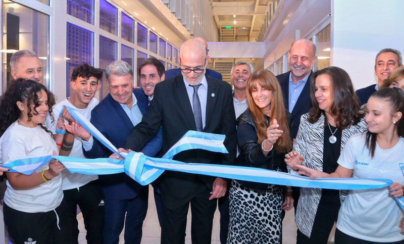 Perotti inauguró el nuevo edificio del Instituto Superior de Educación Física de Rosario