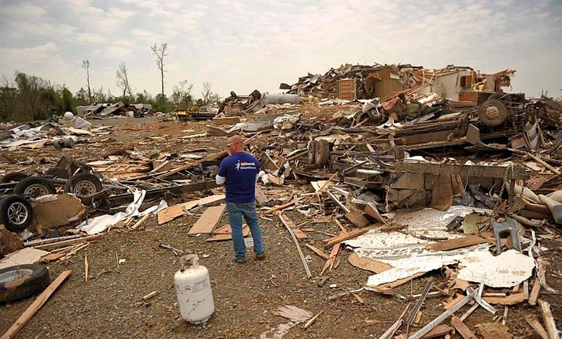 Al menos once muertos por tormentas y tornados en Estados Unidos