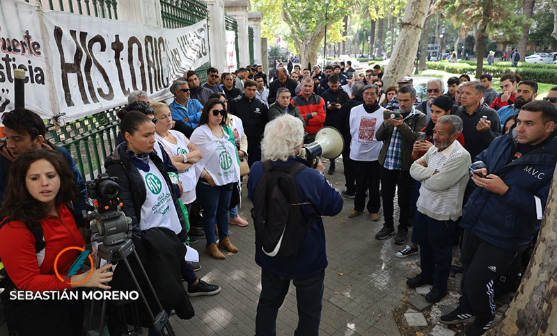 Sobrevivientes del “Villazo” se movilizaron a los Tribunales Federales de Rosario