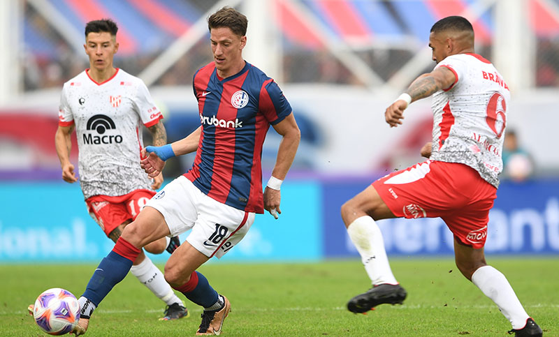 San Lorenzo venció a Instituto y se acerca al líder River Plate