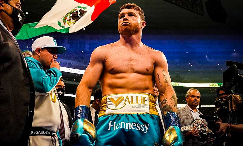 El mexicano Canelo defiende sus títulos ante el británico Ryder