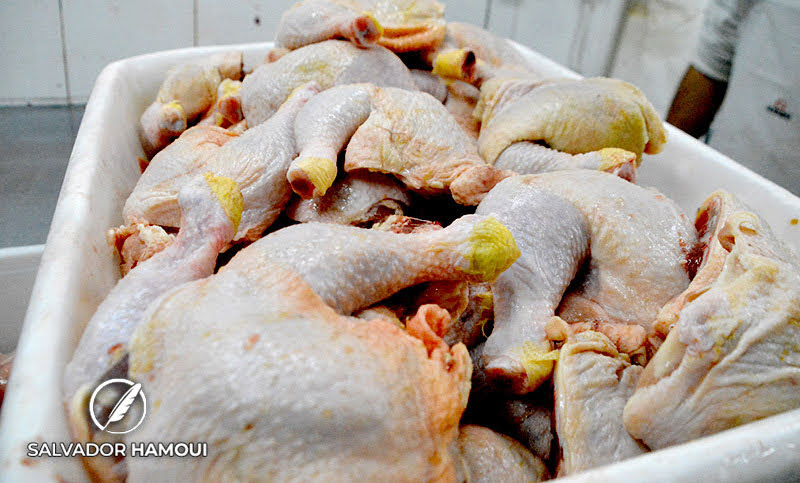 Rosario: mientras la carne vacuna subió levemente, en abril se disparó el precio del pollo