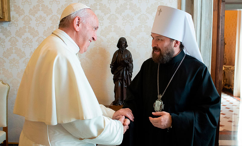 El Papa suma gestiones para frenar el conflicto Moscú-Kiev y habilitar el diálogo