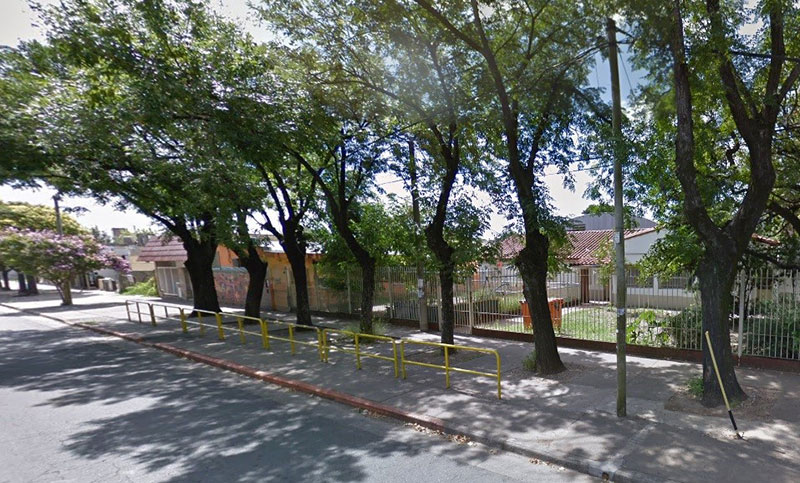 Balearon una escuela en barrio Belgrano