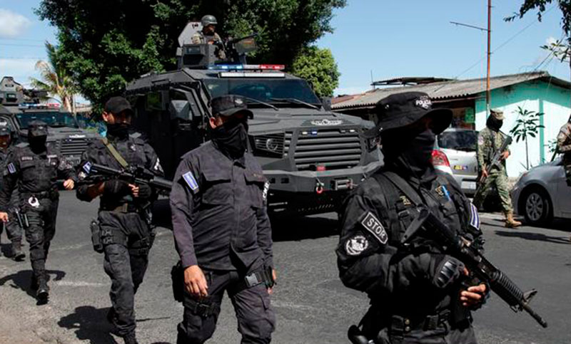 El Salvador: Bukele prometió “arrasar” con las pandillas tras asesinato de un policía