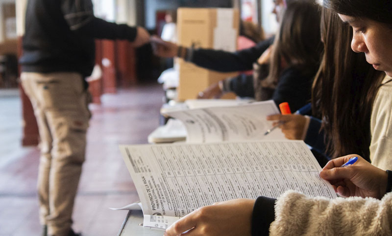 Cerraron las elecciones en La Rioja, con más de 70% de votantes