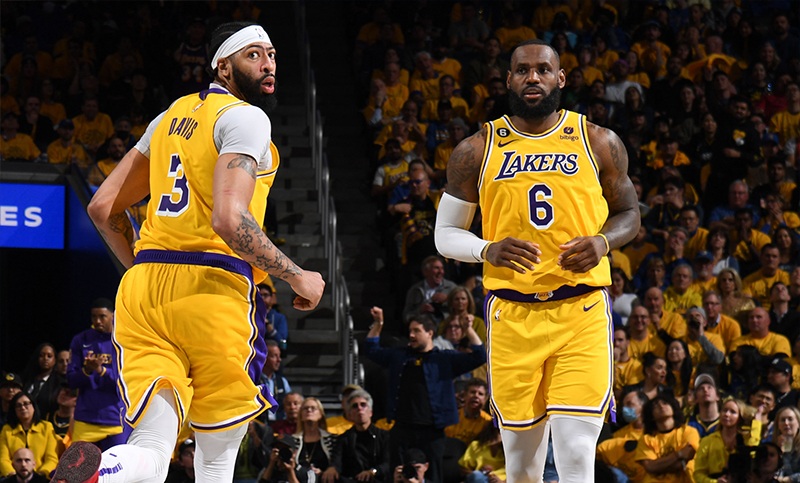 Los Lakers se quedaron con el primer punto de la serie ante Warriors