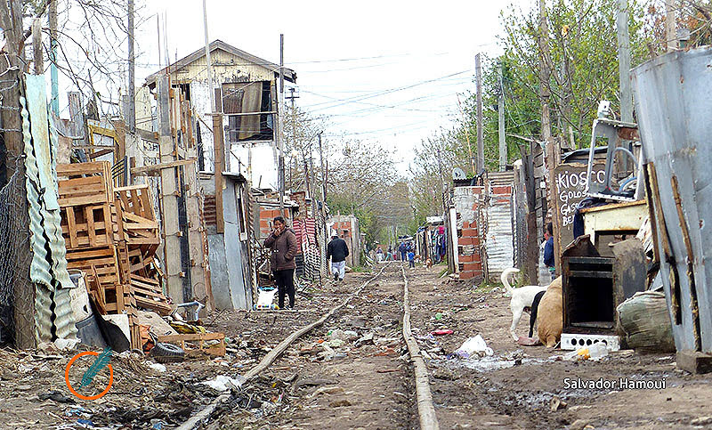 Crisis habitacional: cerca de 1,2 millones de argentinos viven en condición de hacinamiento