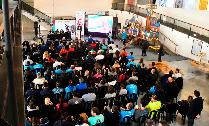 Congresos, charlas y capacitaciones, durante los Juegos Crear