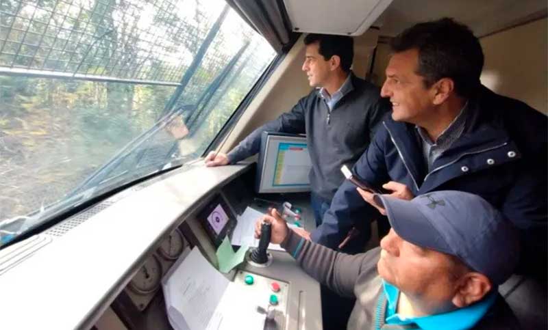 Mientras el oficialismo define a sus candidatos, Massa y de Pedro compartieron un acto
