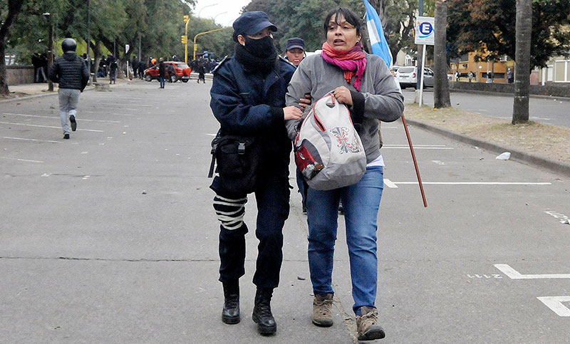 Jujuy: al menos 70 heridos y detenidos tras aprobación y jura de reforma de la Constitución