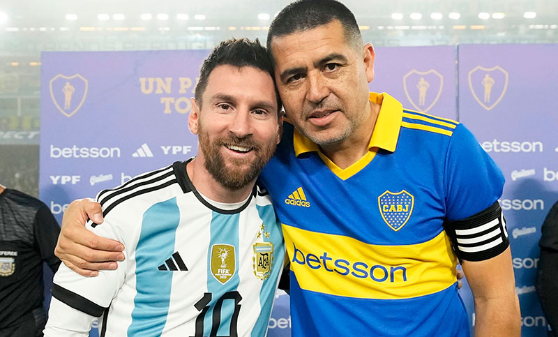 Riquelme tuvo su despedida del fútbol con Messi como invitado