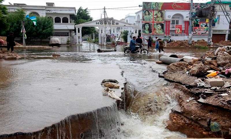 Las fuertes lluvias y tormentas dejaron al menos 19 muertos y 100 heridos en Pakistán