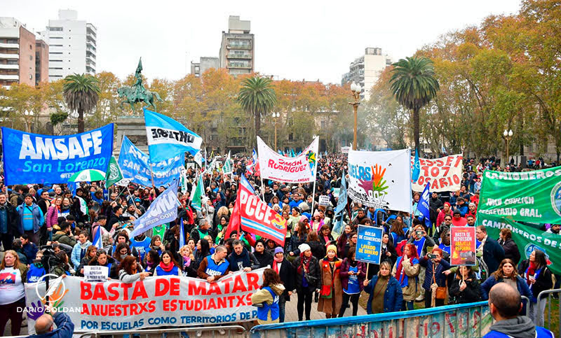 “¡Queremos una Rosario en paz, sin balaceras, sin violencia, basta de atacar a los pibes!”